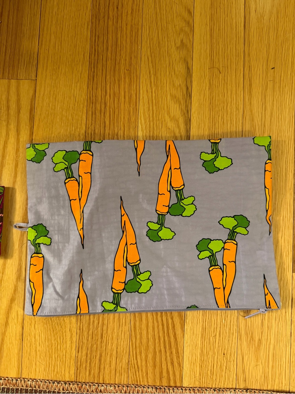 Baggu carrots medium nwt